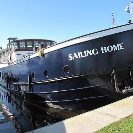 Botel Sailing Home 암스테르담 외부 사진